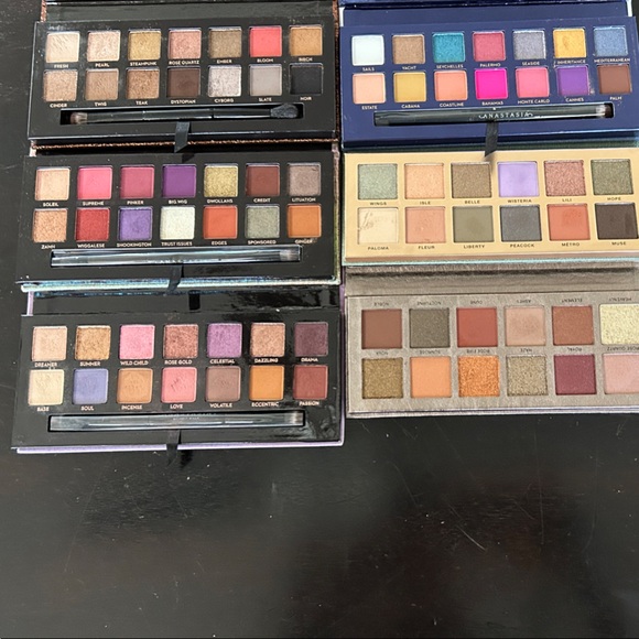 Anastasia Beverly Hills Diverse Eyeshadow Palette Collection - Picture 2 of 7
